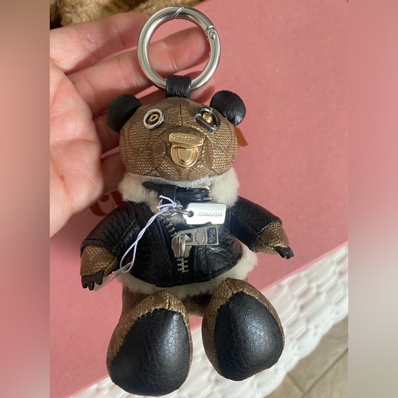 COACH KEYCHAIN - Picture 1 of 3